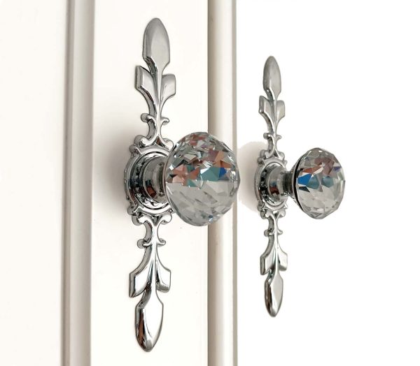 butoni cristal argintiu cu placute ornament