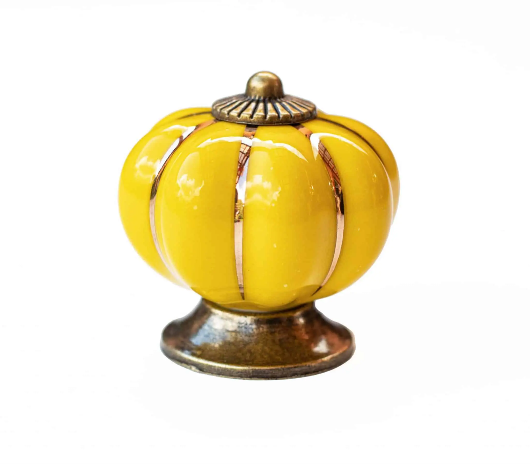 Buton de mobila ceramic Pumpkin galben cu baza bronz, ideal pentru comode, dulapuri si noptiere elegante.