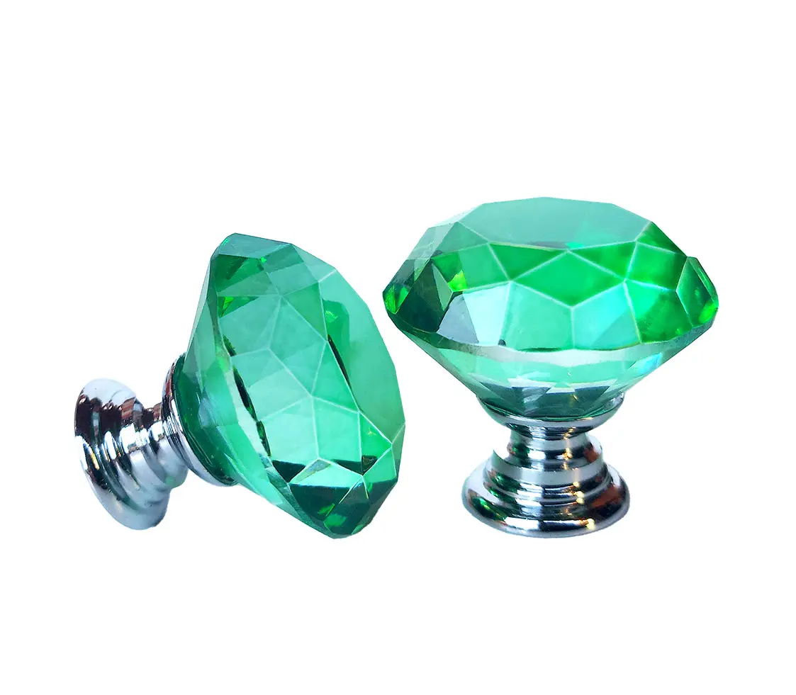 Buton mobila din cristal verde, stil diamant, ideal pentru dulapuri, comode și noptiere elegante.